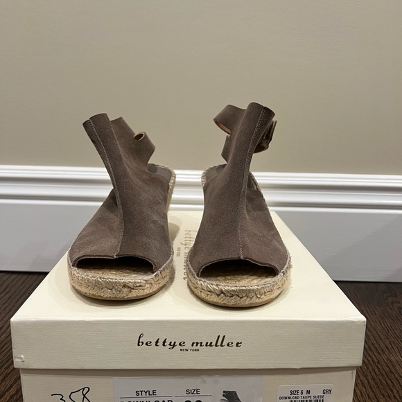 Bettye Muller Download Taupe Suede